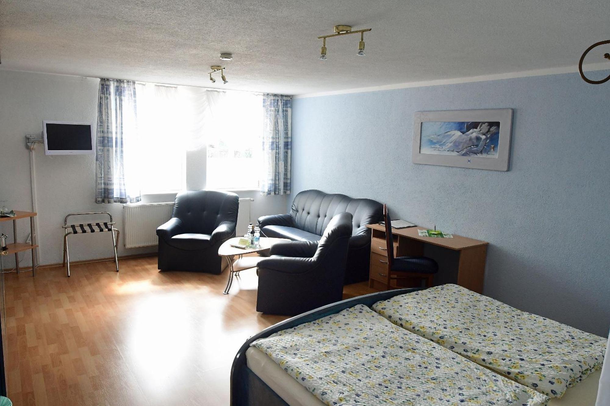 Hotel garni Goldene Henne Arnstadt Zimmer foto
