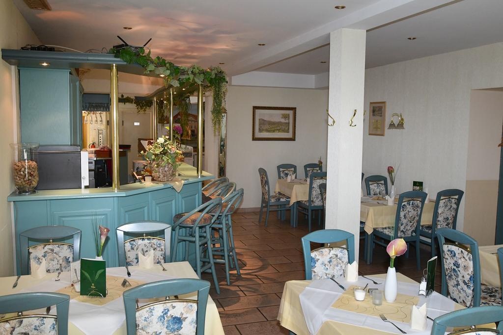 Hotel garni Goldene Henne Arnstadt Exterior foto