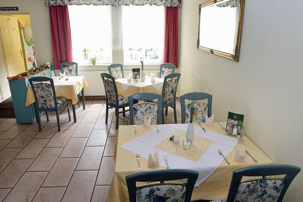 Hotel garni Goldene Henne Arnstadt Exterior foto