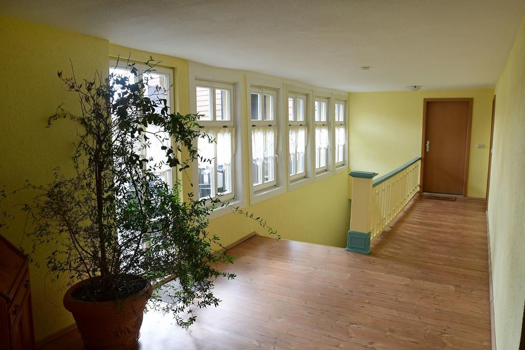 Hotel garni Goldene Henne Arnstadt Exterior foto