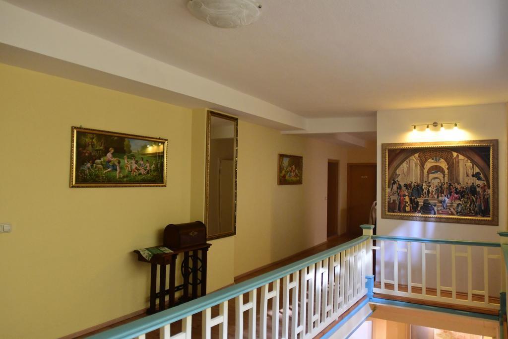 Hotel garni Goldene Henne Arnstadt Exterior foto