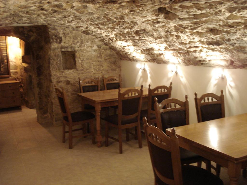Hotel garni Goldene Henne Arnstadt Exterior foto