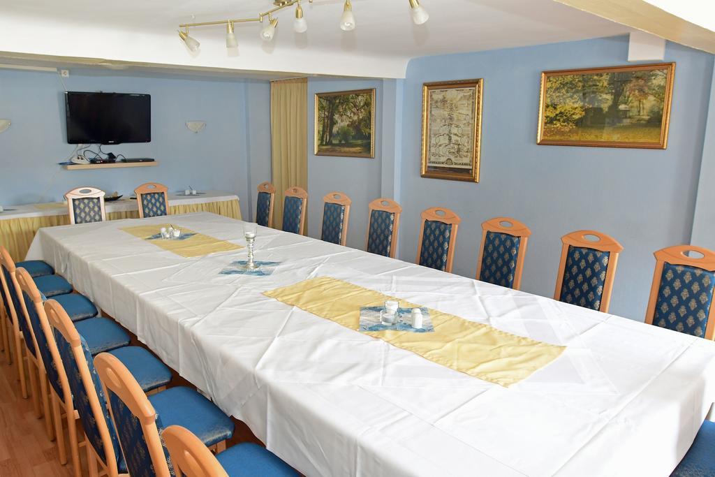 Hotel garni Goldene Henne Arnstadt Exterior foto